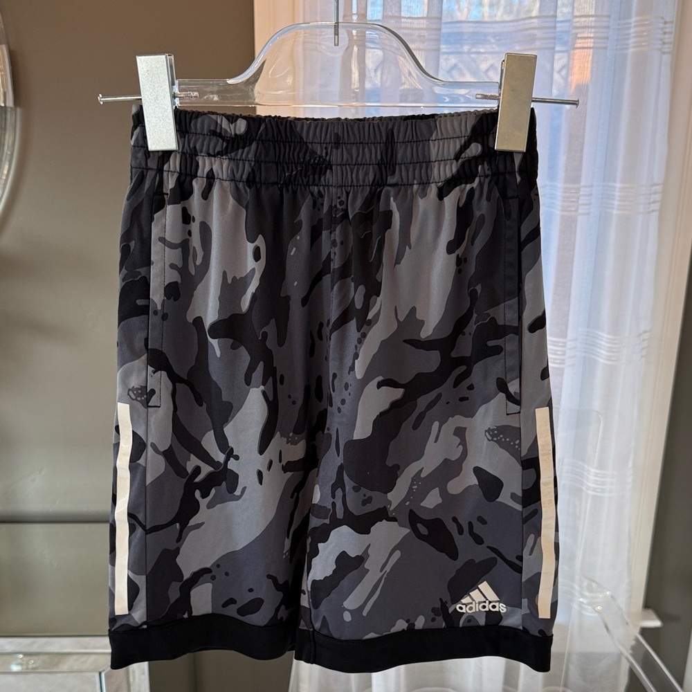 Adidas Kids M 10/12 Gray Camo Athletic Shorts